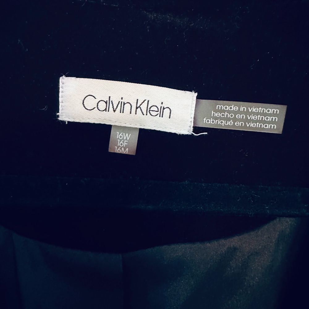 Calvin Klein Elegant Black Soft Velvet Blazer - Picture 2 of 3